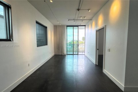 Condominio en alquiler en Miami Beach, Florida, 2 dormitorios, 97.08 m2 № 2003463 - foto 2