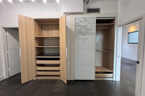 Condominio en alquiler en Miami Beach, Florida, 2 dormitorios, 97.08 m2 № 2003463 - foto 8