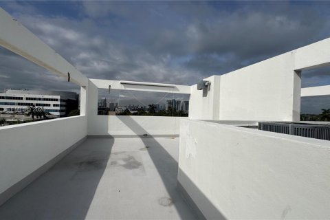 Condominio en alquiler en Miami Beach, Florida, 2 dormitorios, 97.08 m2 № 2003463 - foto 16