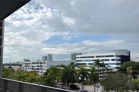 Condominio en alquiler en Miami Beach, Florida, 2 dormitorios, 97.08 m2 № 2003463 - foto 15