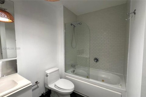 Condominio en alquiler en Miami Beach, Florida, 2 dormitorios, 97.08 m2 № 2003463 - foto 9