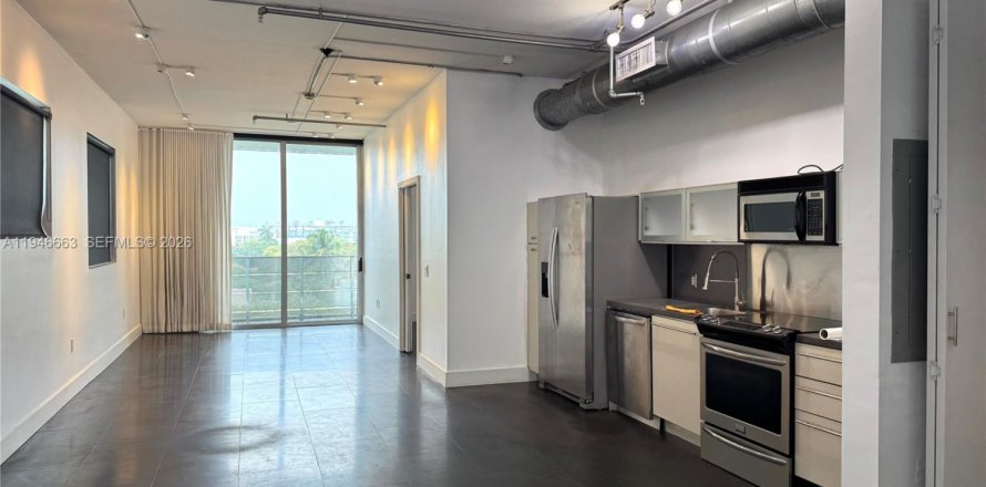 Condominio en Miami Beach, Florida, 2 dormitorios  № 2003463