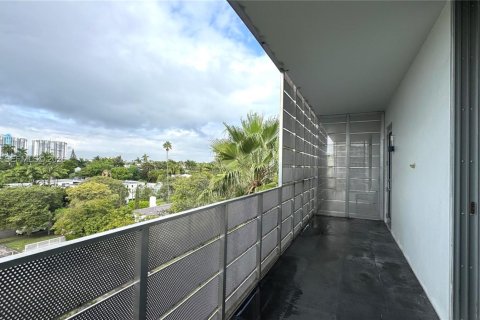 Condominio en alquiler en Miami Beach, Florida, 2 dormitorios, 97.08 m2 № 2003463 - foto 14