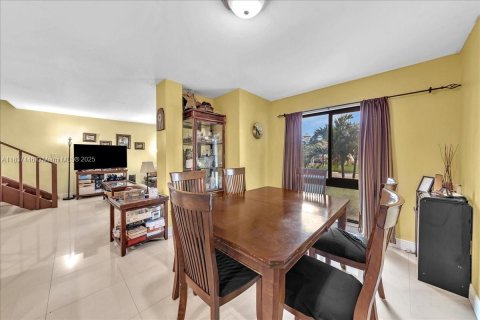 House in Miami Gardens, Florida 4 bedrooms, 146.32 sq.m. № 1822140 - photo 10
