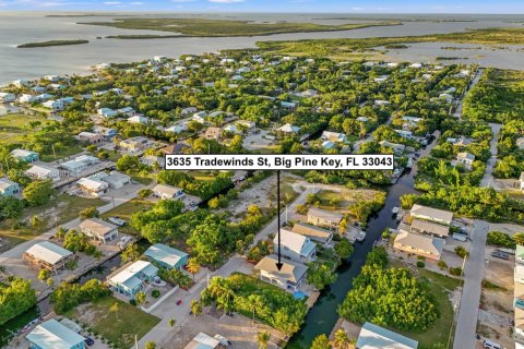 House in Big Pine Key, Florida 2 bedrooms, 97.36 sq.m. № 1861152 - photo 6