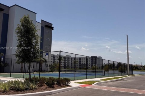 Condo in Orlando, Florida, 1 bedroom № 2172615 - photo 14