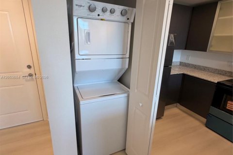 Condo in Orlando, Florida, 1 bedroom № 2172615 - photo 5