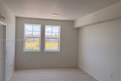 Condo in Orlando, Florida, 1 bedroom № 2172615 - photo 12