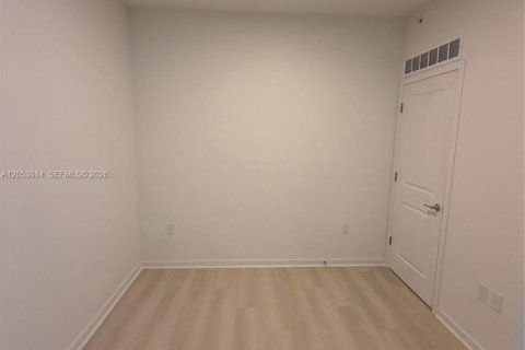 Condo in Orlando, Florida, 1 bedroom № 2172615 - photo 13