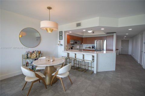 Condo à North Miami, Floride, 3 chambres  № 2418280