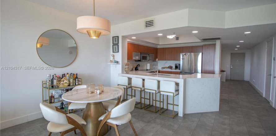 Condo à North Miami, Floride, 3 chambres  № 2418280