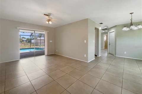 House in Englewood, Florida 2 bedrooms, 139.35 sq.m. № 1245721 - photo 14