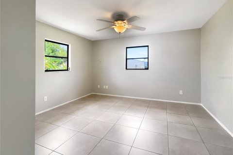 House in Englewood, Florida 2 bedrooms, 139.35 sq.m. № 1245721 - photo 18