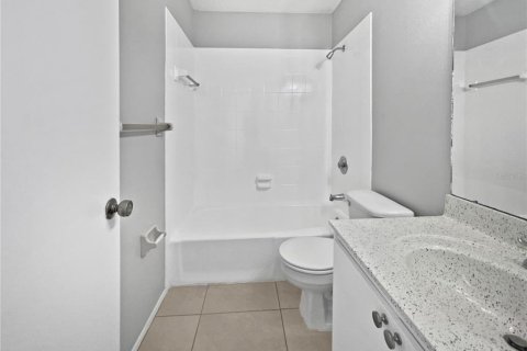 House in Englewood, Florida 2 bedrooms, 139.35 sq.m. № 1245721 - photo 28