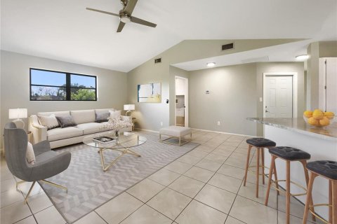 House in Englewood, Florida 2 bedrooms, 139.35 sq.m. № 1245721 - photo 2