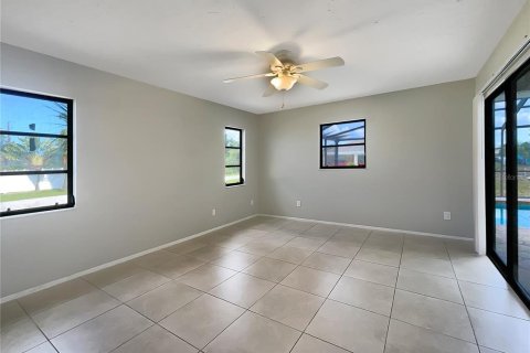 House in Englewood, Florida 2 bedrooms, 139.35 sq.m. № 1245721 - photo 5