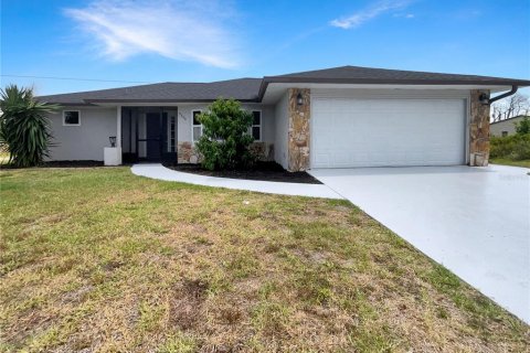 House in Englewood, Florida 2 bedrooms, 139.35 sq.m. № 1245721 - photo 1