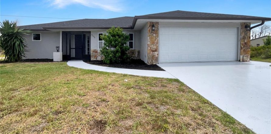 House in Englewood, Florida 2 bedrooms, 139.35 sq.m. № 1245721