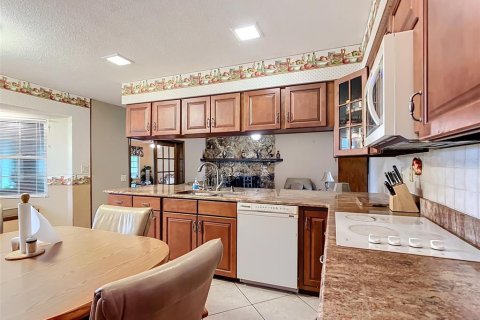 House in Wildwood, Florida 4 bedrooms, 267.19 sq.m. № 1368173 - photo 29