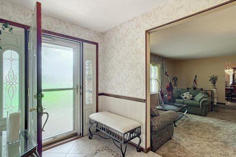 House in Wildwood, Florida 4 bedrooms, 267.19 sq.m. № 1368173 - photo 11