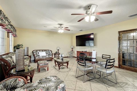 House in Wildwood, Florida 4 bedrooms, 267.19 sq.m. № 1368173 - photo 14