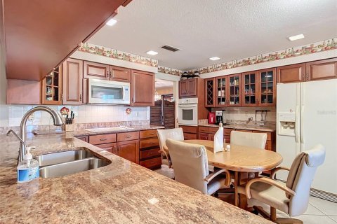 House in Wildwood, Florida 4 bedrooms, 267.19 sq.m. № 1368173 - photo 26
