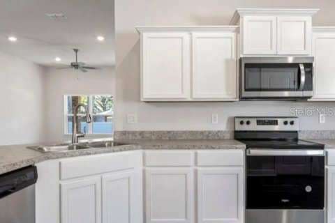 House in Palm Coast, Florida 3 bedrooms, 139.82 sq.m. № 1587673 - photo 3