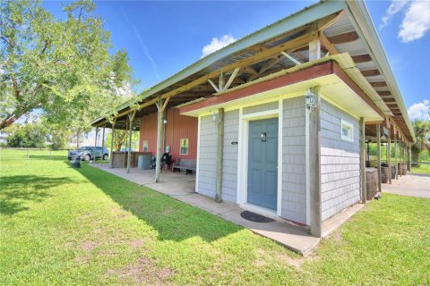 Commercial property in Winter Haven, Florida № 1577382 - photo 4