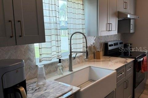 House in Crystal River, Florida 3 bedrooms, 114.64 sq.m. № 2283658 - photo 4