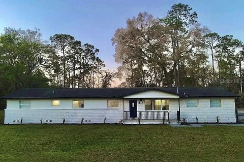 House in Ocala, Florida 4 bedrooms, 189.06 sq.m. № 1717337 - photo 1