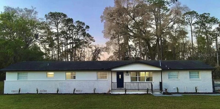 House in Ocala, Florida 4 bedrooms, 189.06 sq.m. № 1717337