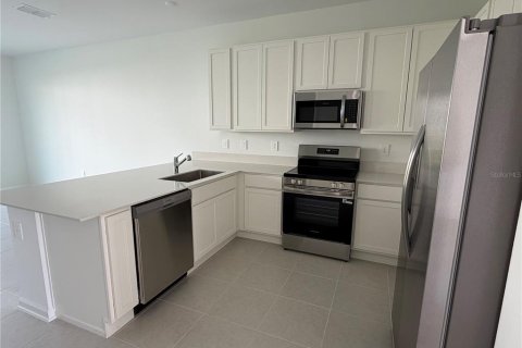 Touwnhouse à louer à Clermont, Floride: 3 chambres, 170.38 m2 № 2431230 - photo 3