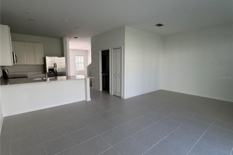 Touwnhouse à louer à Clermont, Floride: 3 chambres, 170.38 m2 № 2431230 - photo 4