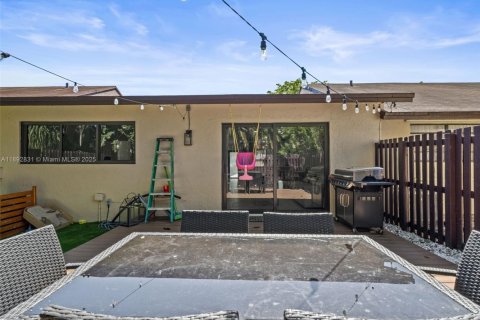 Touwnhouse à vendre à Miami, Floride: 2 chambres, 106.56 m2 № 1945072 - photo 26