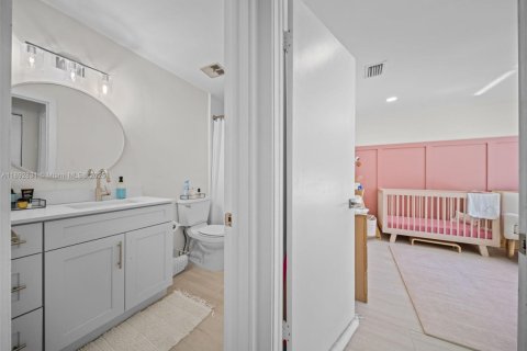 Touwnhouse à vendre à Miami, Floride: 2 chambres, 106.56 m2 № 1945072 - photo 15