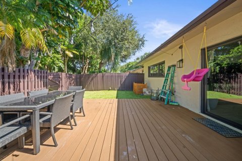 Touwnhouse à vendre à Miami, Floride: 2 chambres, 106.56 m2 № 1945072 - photo 30