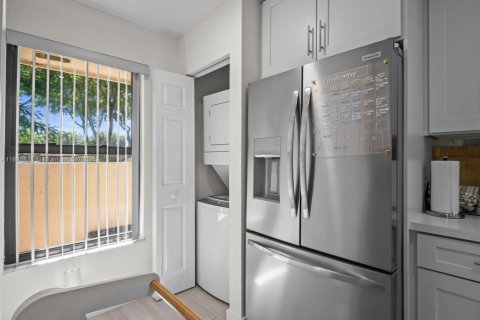 Touwnhouse à vendre à Miami, Floride: 2 chambres, 106.56 m2 № 1945072 - photo 5