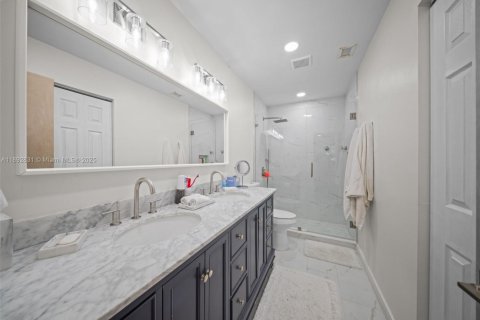 Touwnhouse à vendre à Miami, Floride: 2 chambres, 106.56 m2 № 1945072 - photo 23