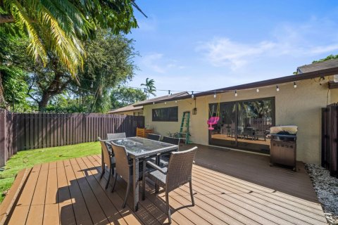 Touwnhouse à vendre à Miami, Floride: 2 chambres, 106.56 m2 № 1945072 - photo 25