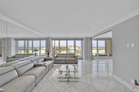 Condo in Fort Lauderdale, Florida, 2 bedrooms  № 1961386 - photo 7