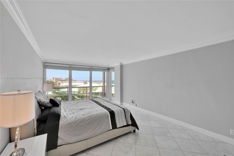 Condo in Fort Lauderdale, Florida, 2 bedrooms  № 1961386 - photo 8