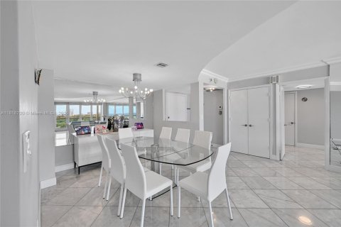 Condo in Fort Lauderdale, Florida, 2 bedrooms  № 1961386 - photo 6