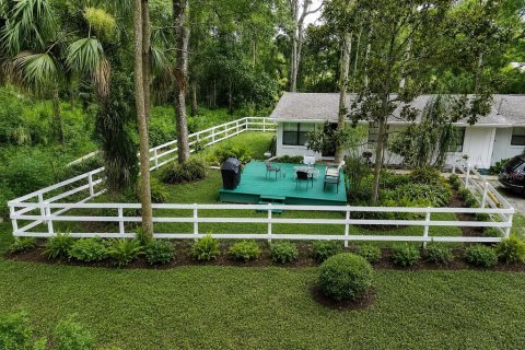 Commercial property in Longwood, Florida 3 bedrooms, 158.68 sq.m. № 2197471