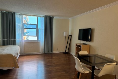 Купить кондоминиум в Холливуд, Флорида 45.15м2, № 1985585 - фото 7