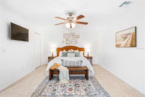 House in Palm Bay, Florida 4 bedrooms, 187.66 sq.m. № 1851037 - photo 17