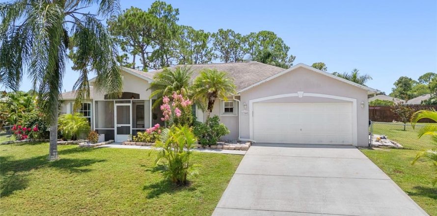 House in Palm Bay, Florida 4 bedrooms, 187.66 sq.m. № 1851037