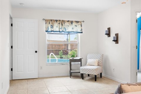 House in Palm Bay, Florida 4 bedrooms, 187.66 sq.m. № 1851037 - photo 18