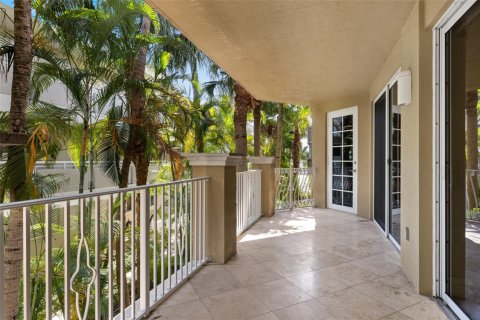 Condo in Hillsboro Beach, Florida, 3 bedrooms  № 959256 - photo 1