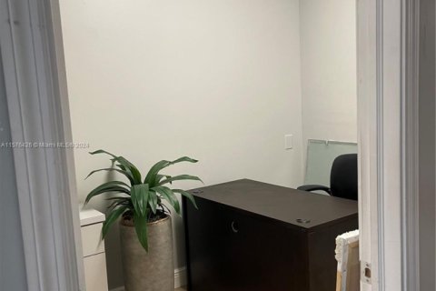 Office in Weston, Florida № 1155897