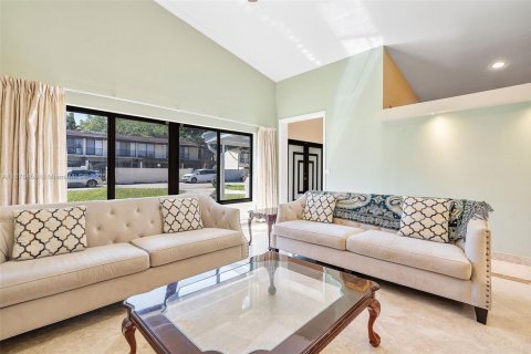 Купить виллу или дом в Авентура, Флорида 5 спален, 256.32м2, № 1927753 - фото 13